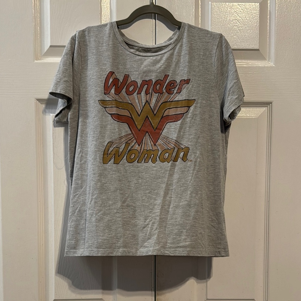 Wonder Woman Logo Tee - Light Gray